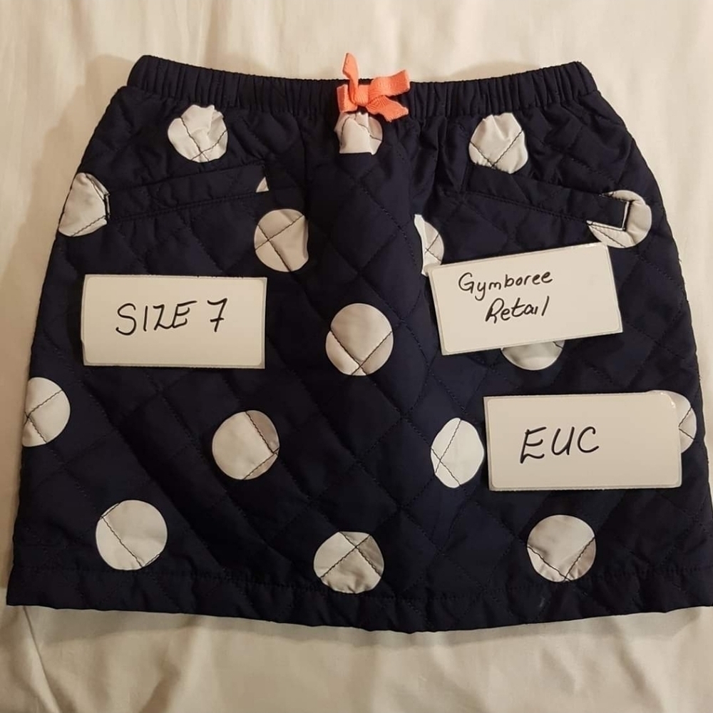Gymboree girls blue with white polka dots skirt size 7, quilted
